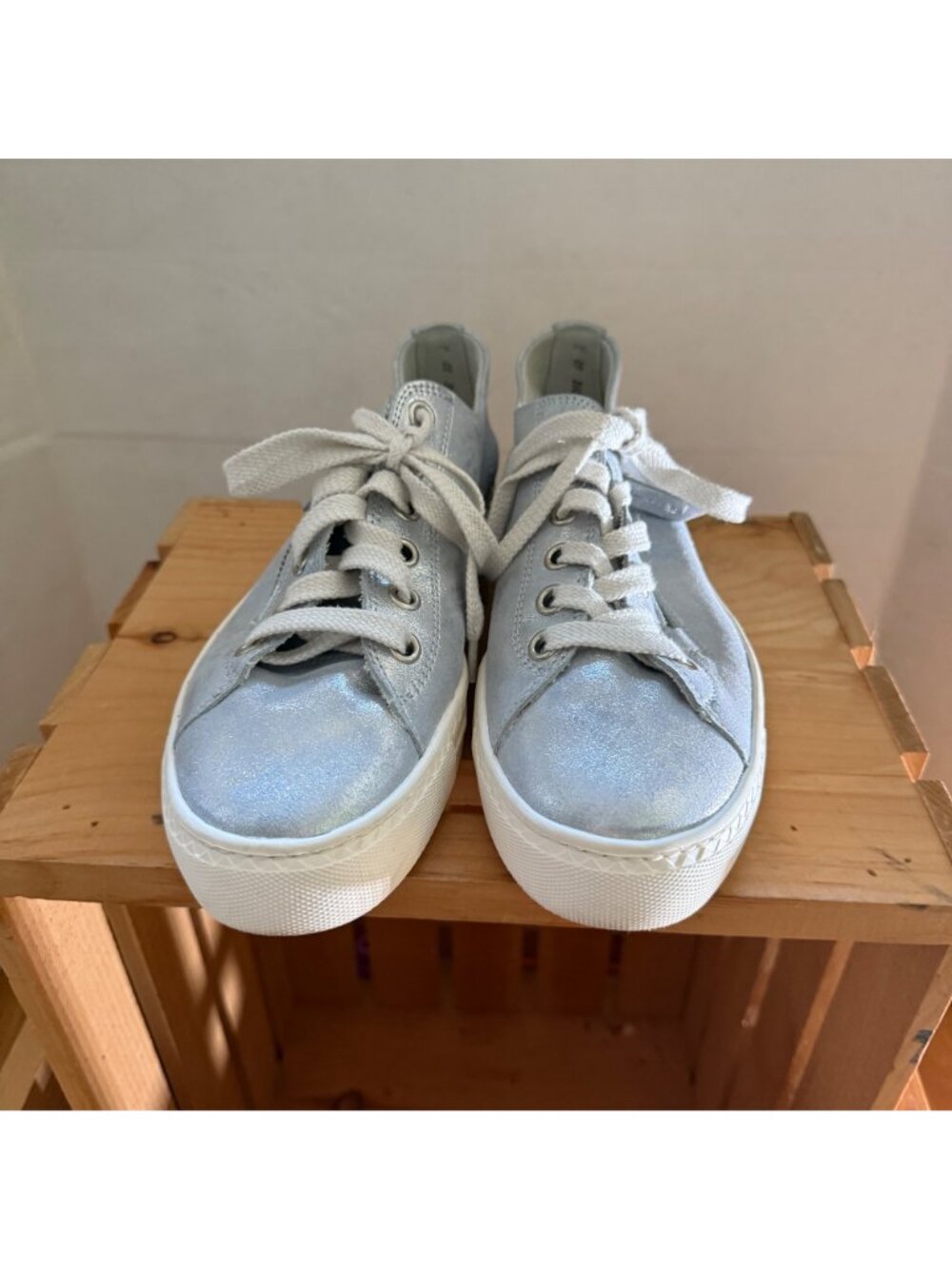 Paul Green Size 7 Womens Tamara Mineral Antic Bluish Gray Metallic Sneaker - Picture 3 of 16